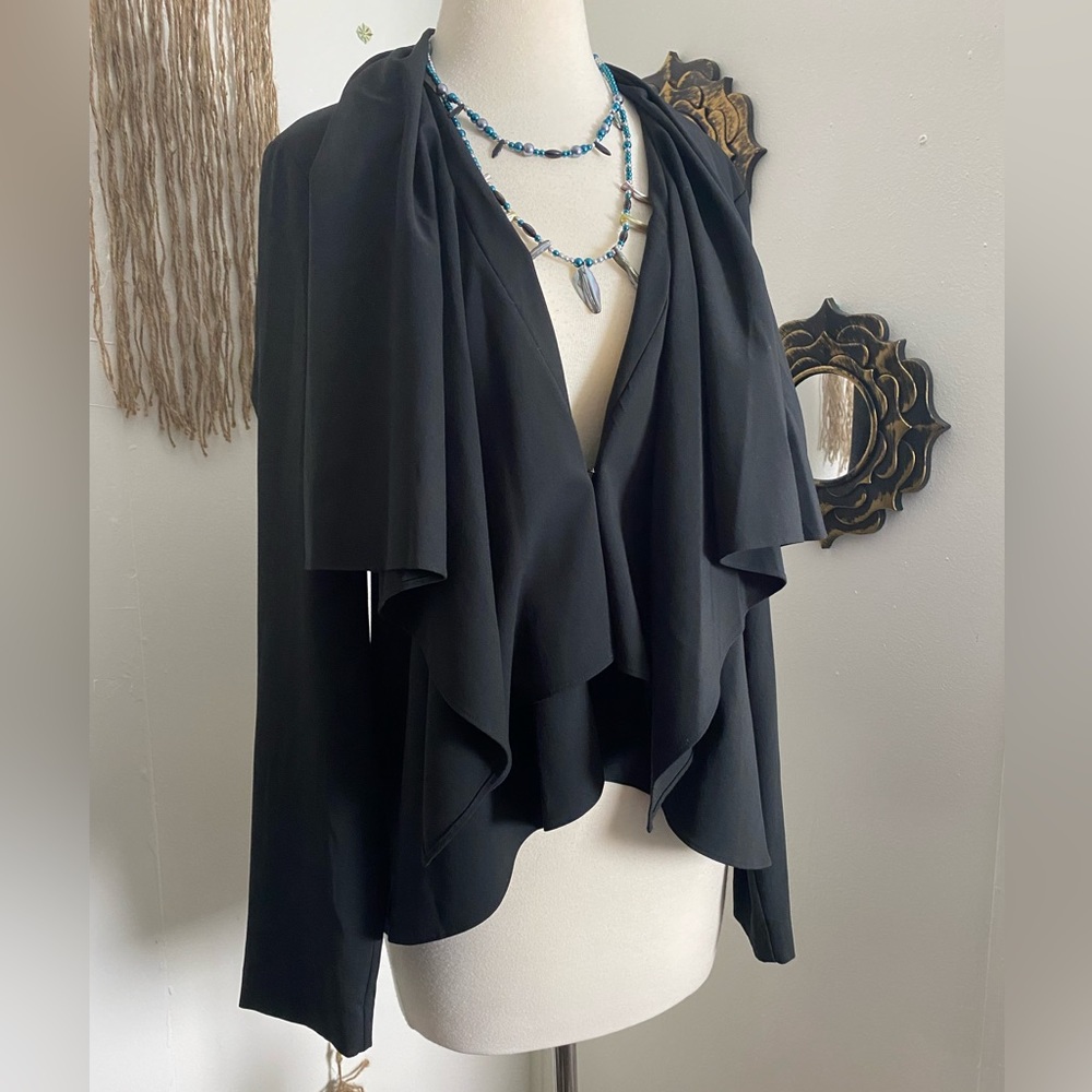 Tahari black jacket over sized collar eye hook closure waterfall front size S